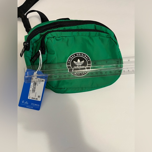 Adidas oval shaped belt bag Fannie pack - Picture 5 of 6